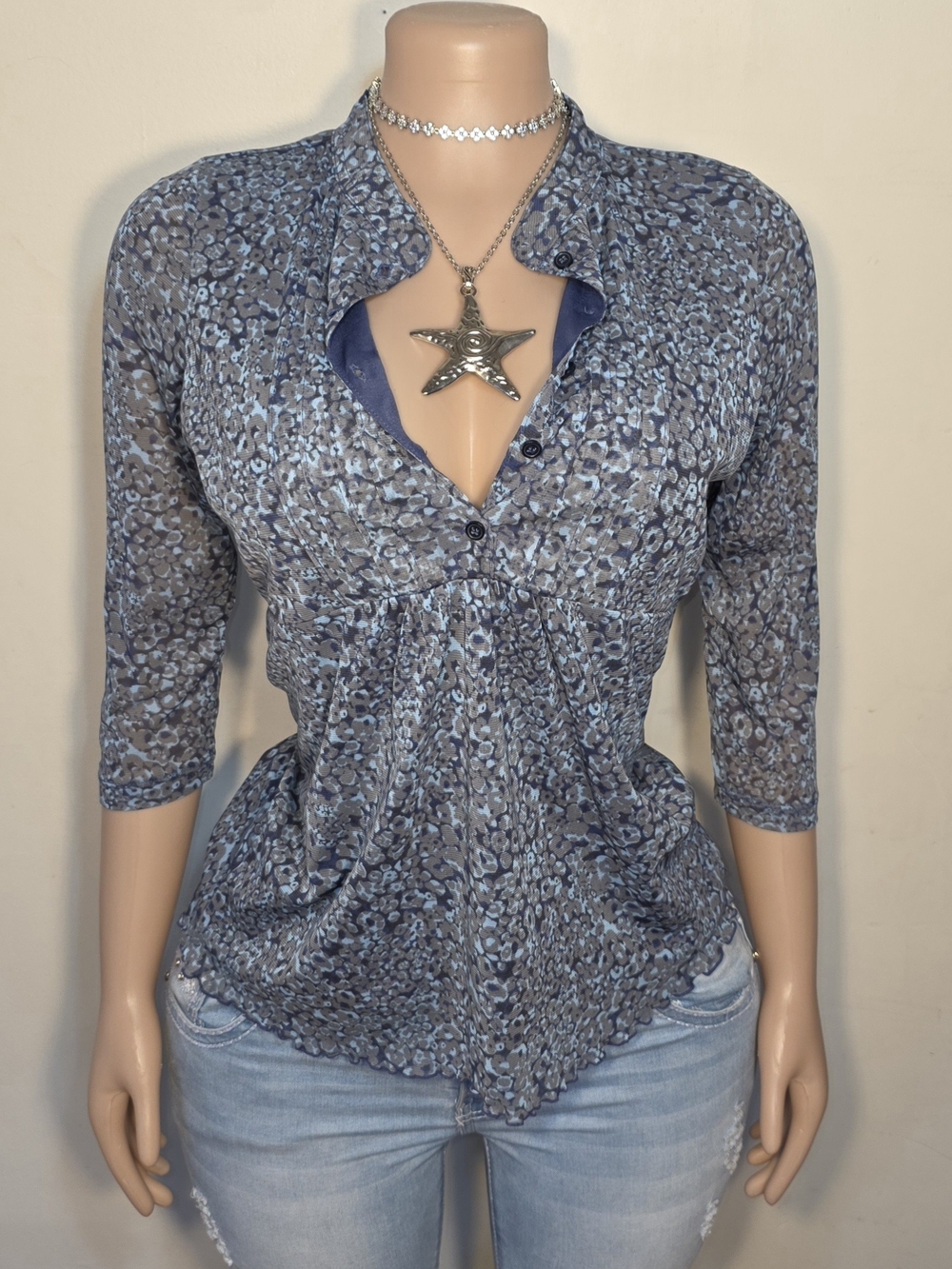 Liz Claiborne Blue Printed 3/4 Sleeve V-Neck Top